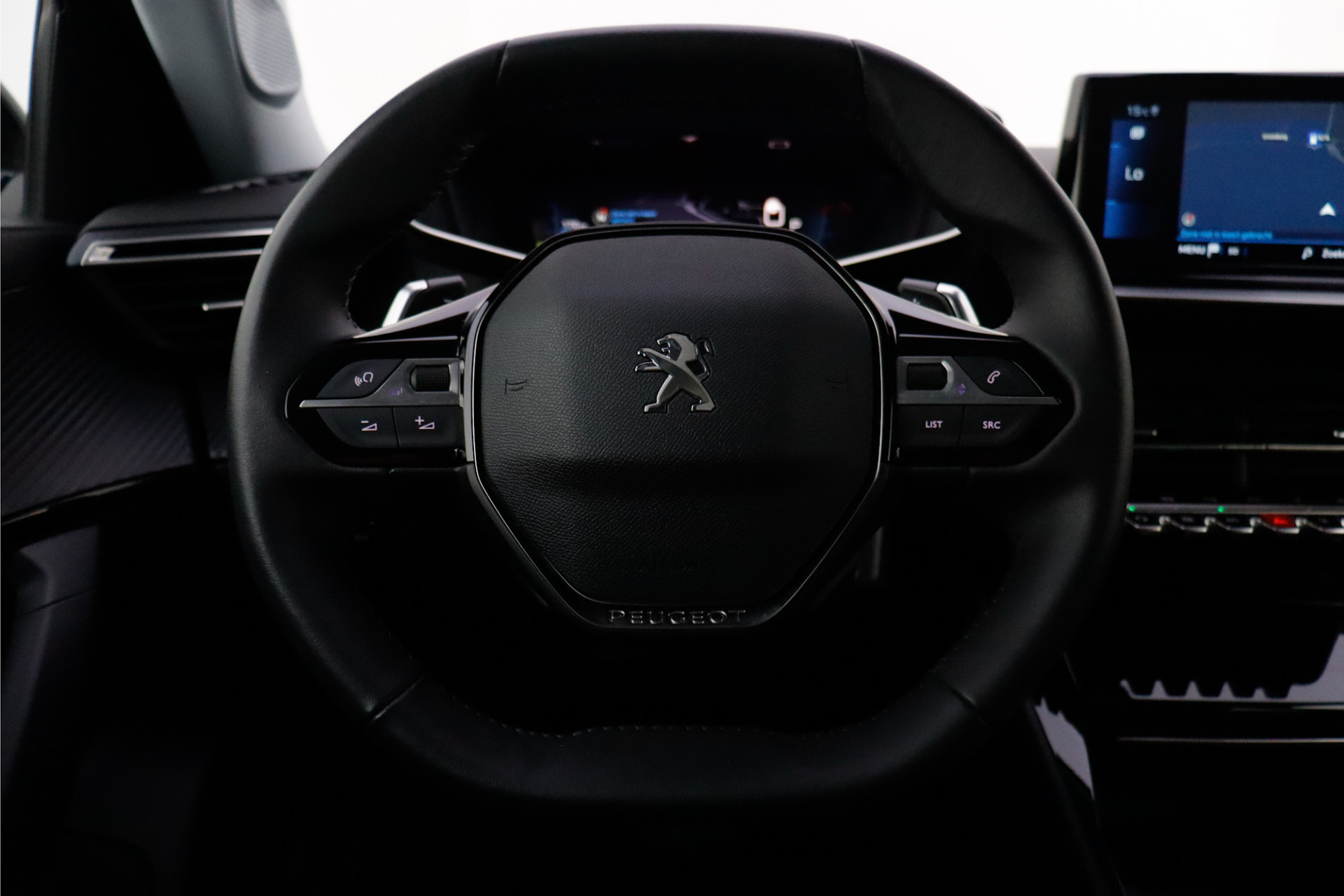 43934306-17.jpg