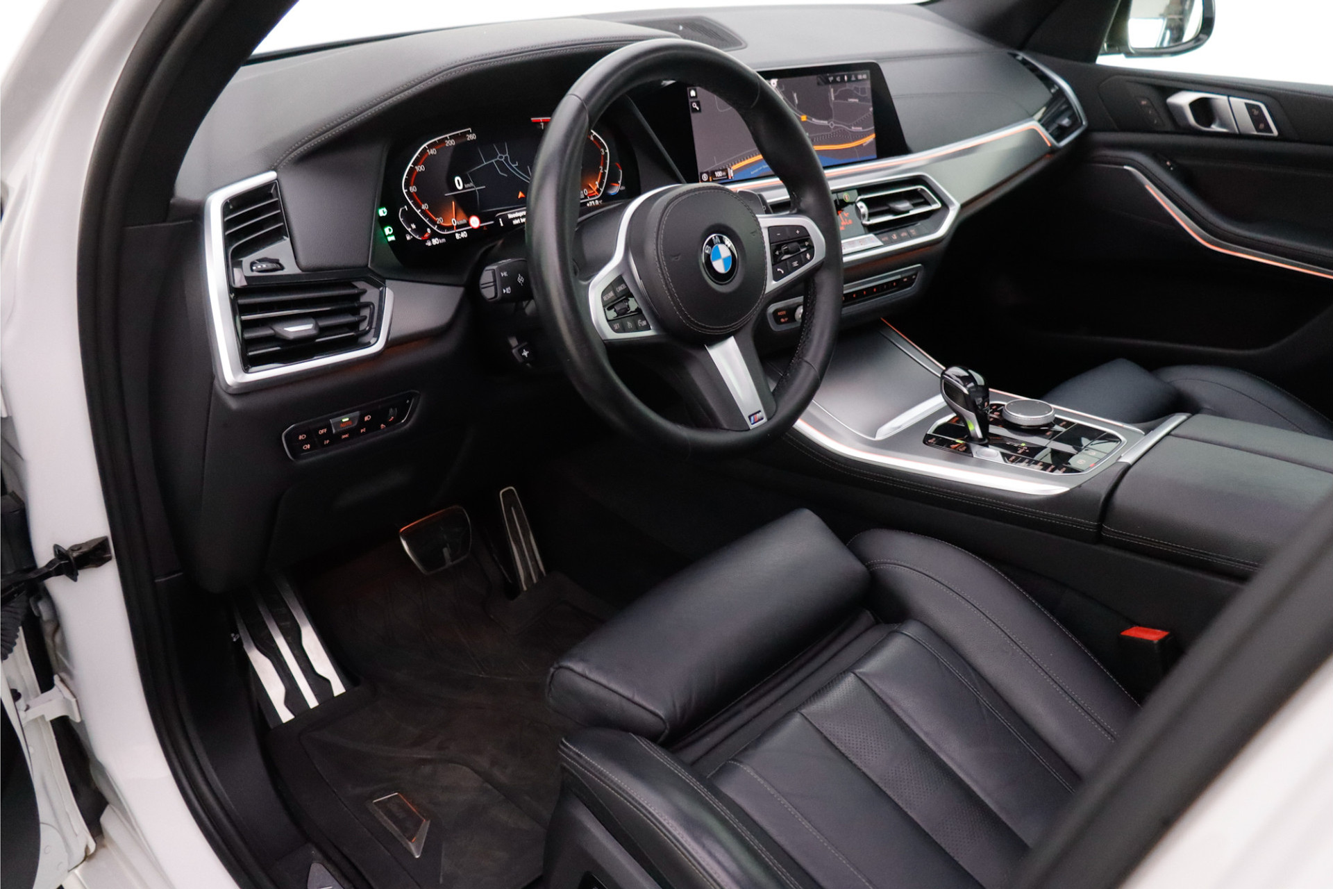 45813772-18.jpg