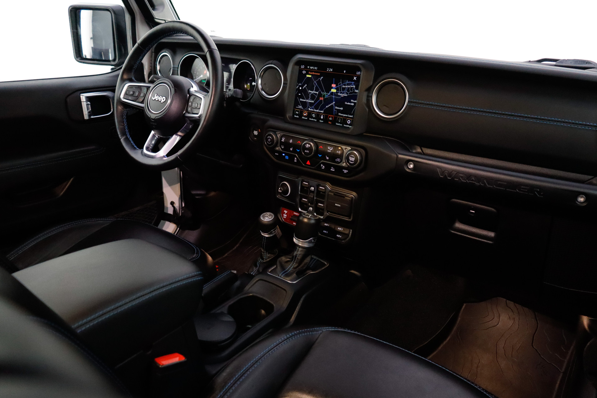 46949139-26.jpg