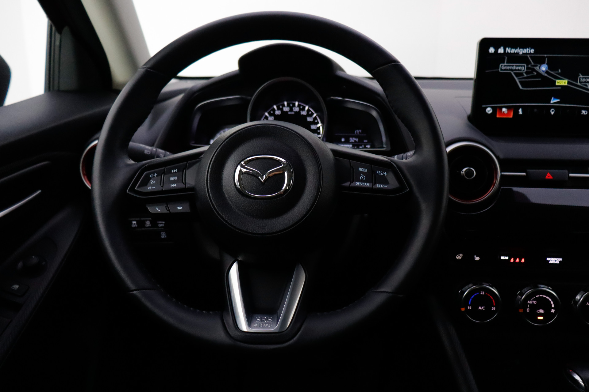 47046681-18.jpg