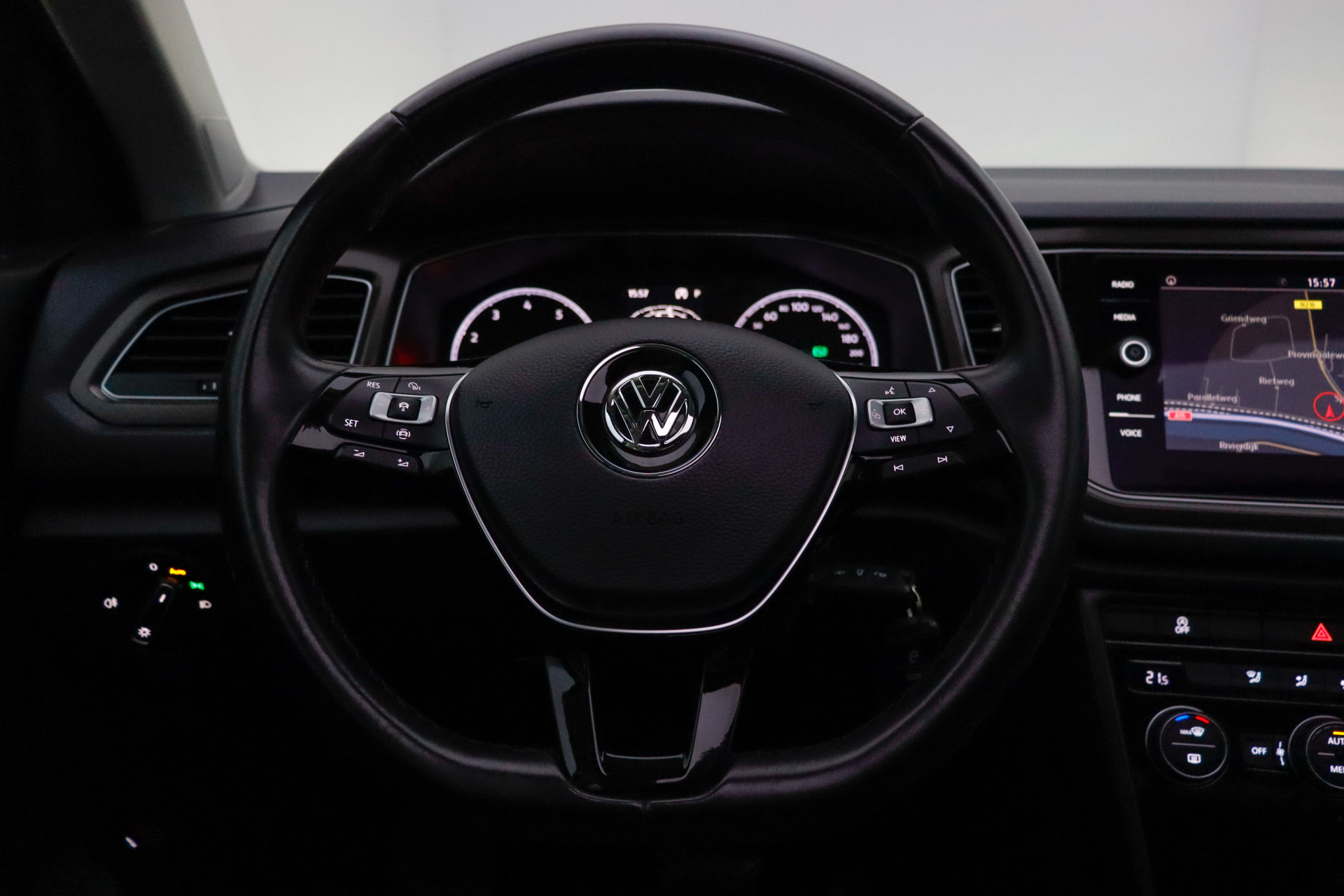 47106992-17.jpg