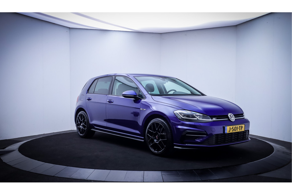 53067626-2.jpg