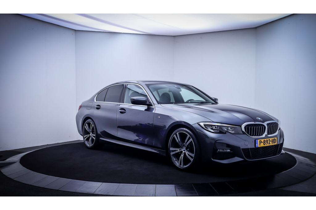 53950947-2.jpg