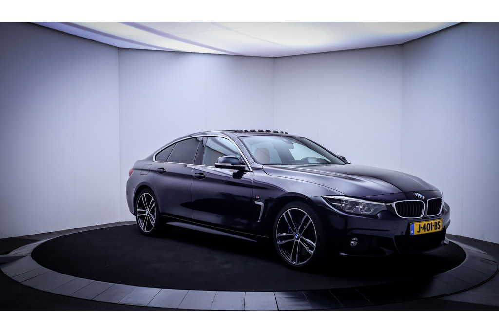 55701144-2.jpg