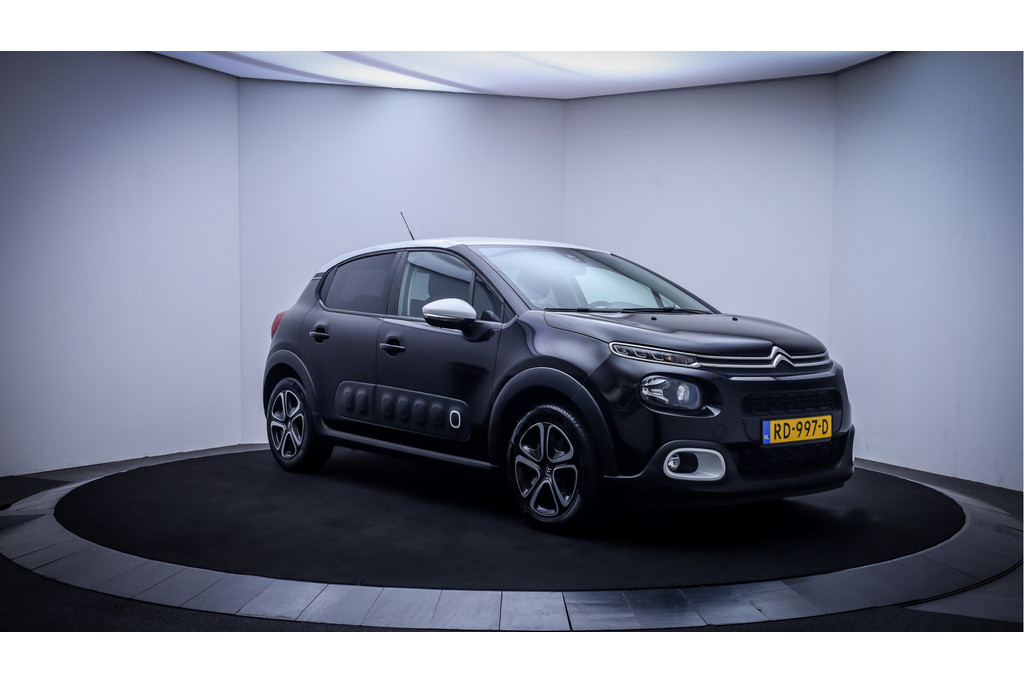 56832423-2.jpg
